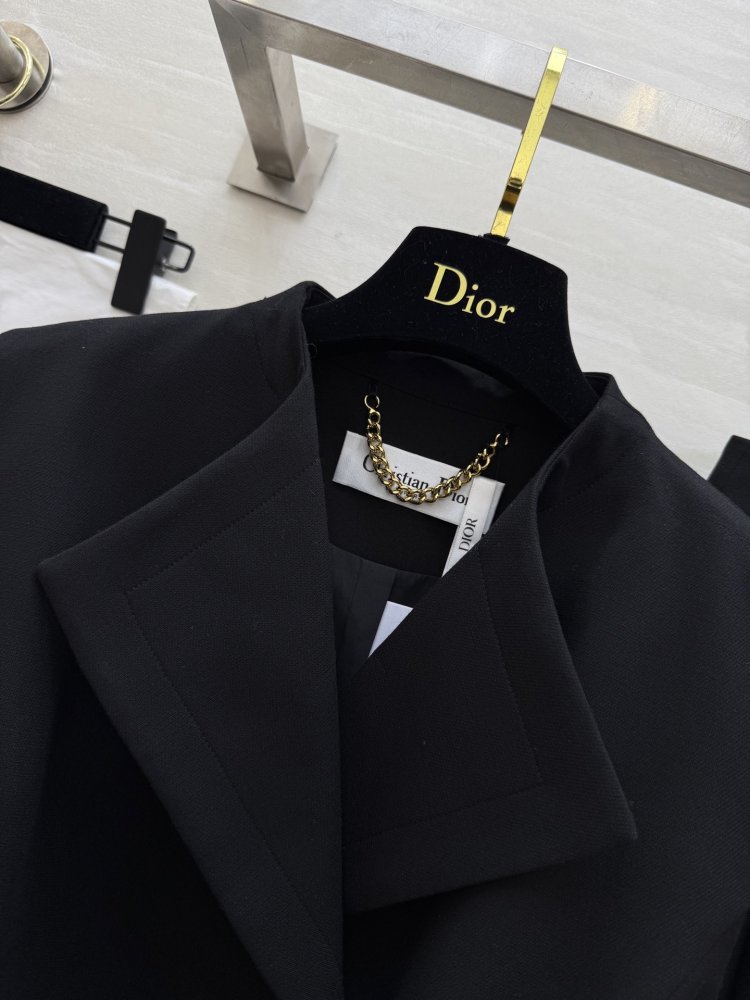 Костюм женский (жилет и брюки) фото 2