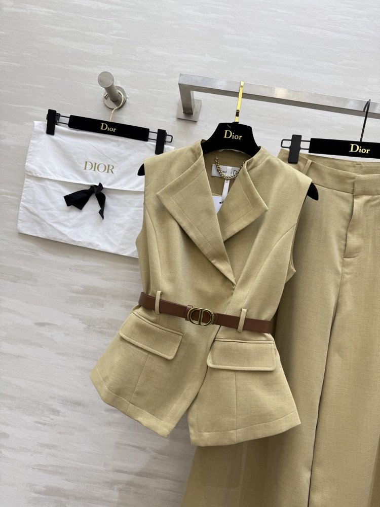 Костюм жіночий (жилет і брюки) фото 2