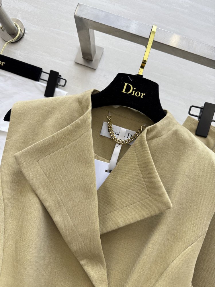 Костюм жіночий (жилет і брюки) фото 3