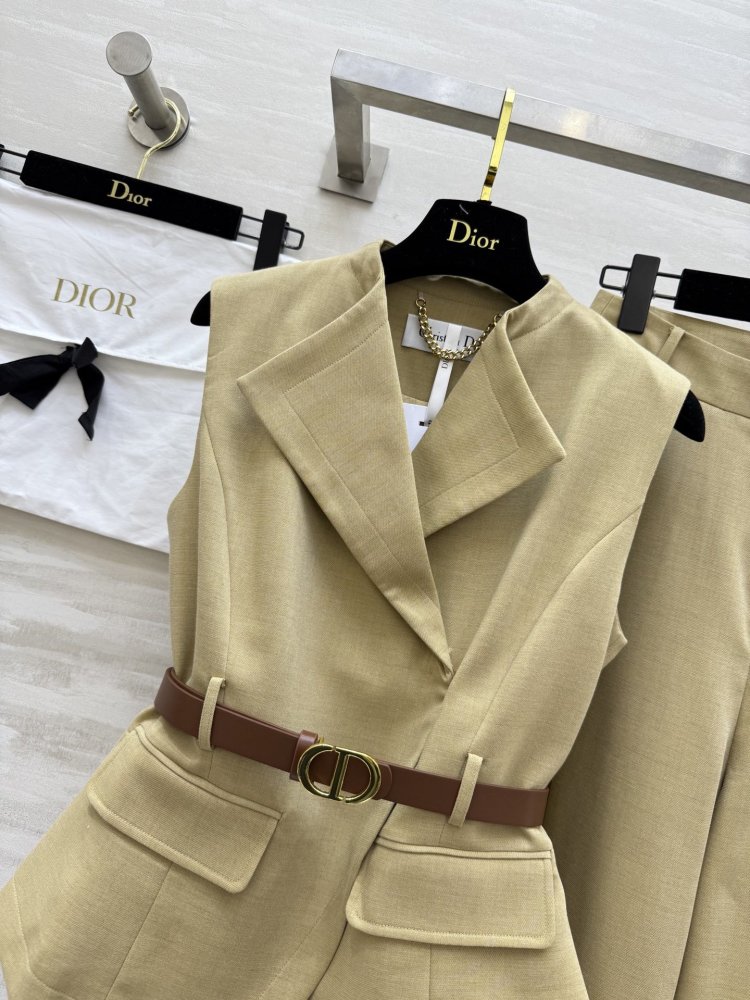 Костюм жіночий (жилет і брюки) фото 4