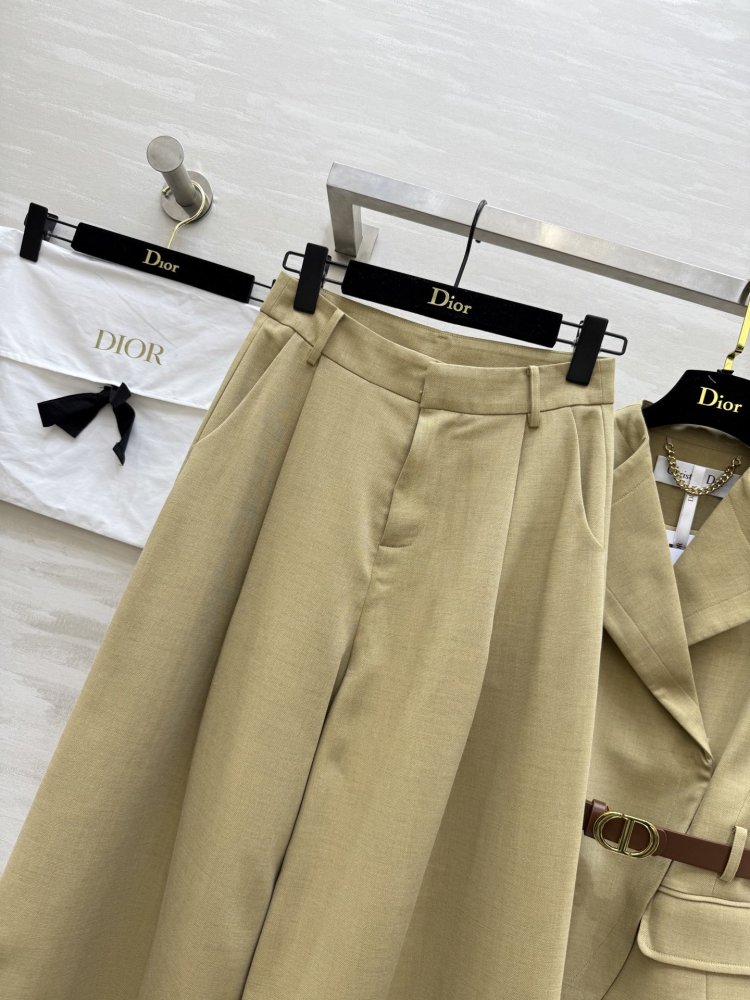 Костюм жіночий (жилет і брюки) фото 6