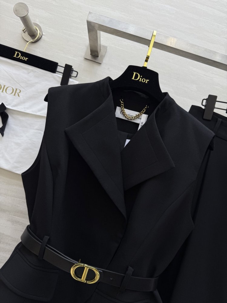 Костюм женский (жилет и брюки) фото 8