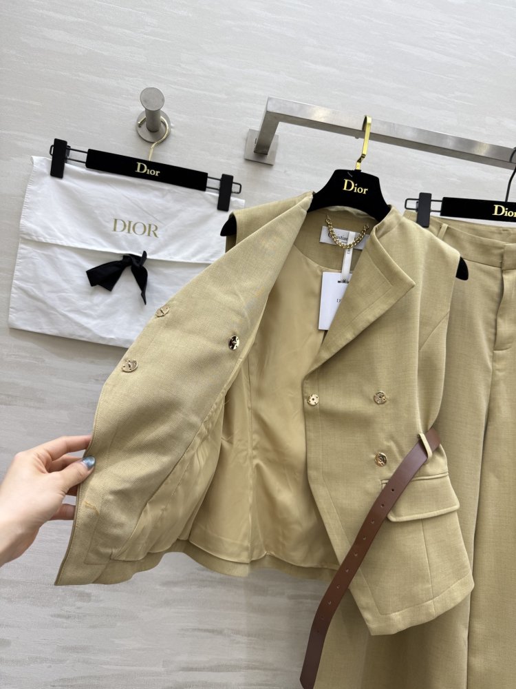 Костюм жіночий (жилет і брюки) фото 8