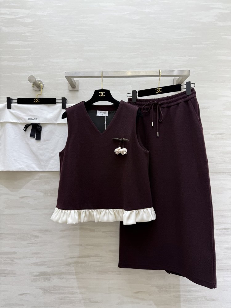 Costume female (vest and long skirt)