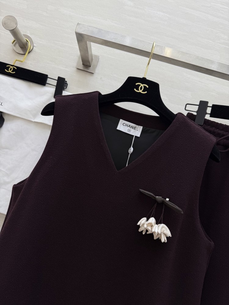 Costume female (vest and long skirt) фото 2