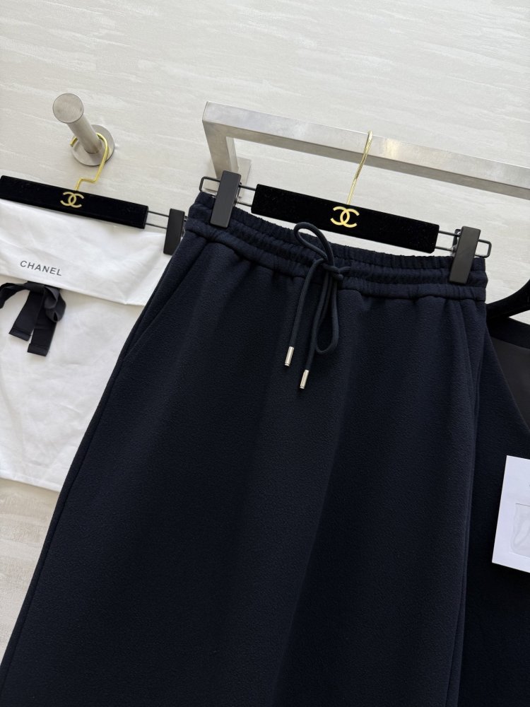 Костюм жіночий (жилет і довга спідниця) фото 4