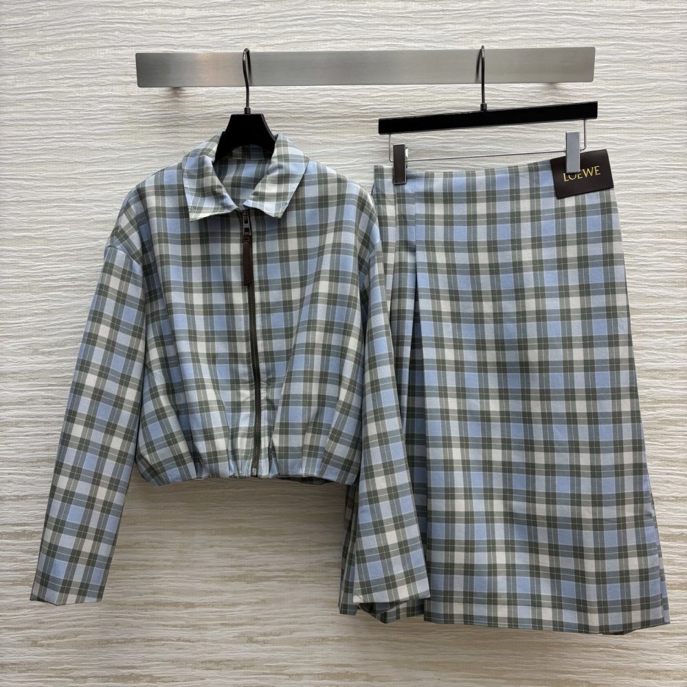 Костюм женский