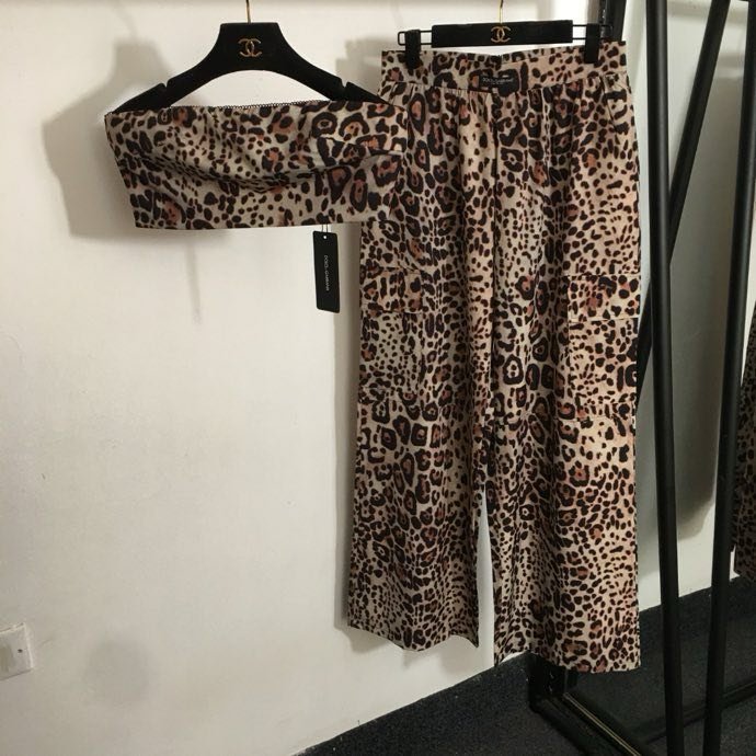 Костюм жіночий