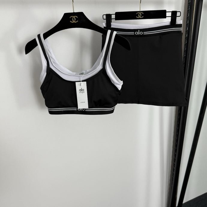 Костюм женский