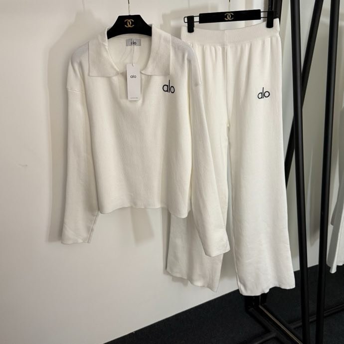 Костюм женский