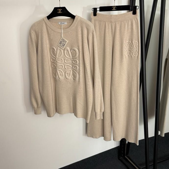 Костюм женский