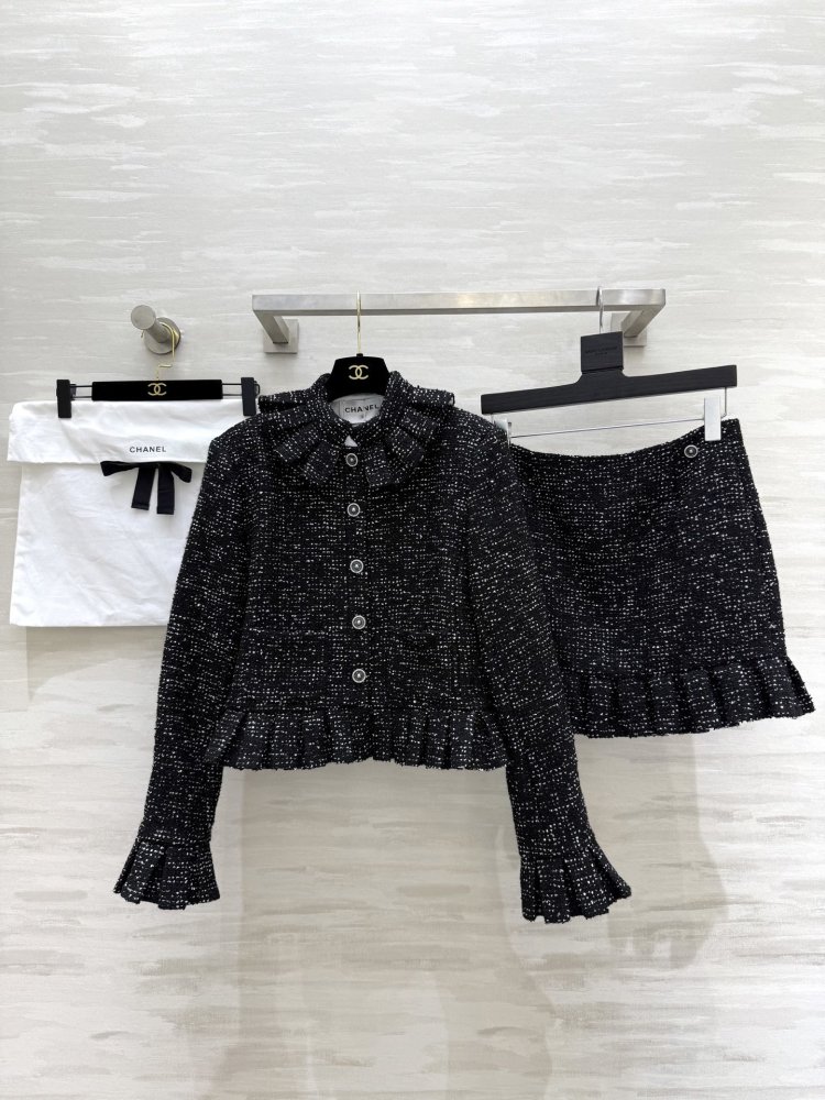 Костюм женский