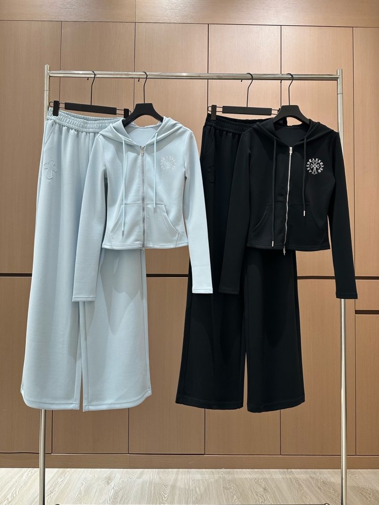 Костюм жіночий