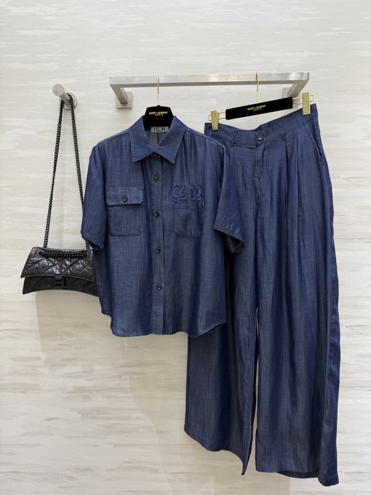 Костюм женский