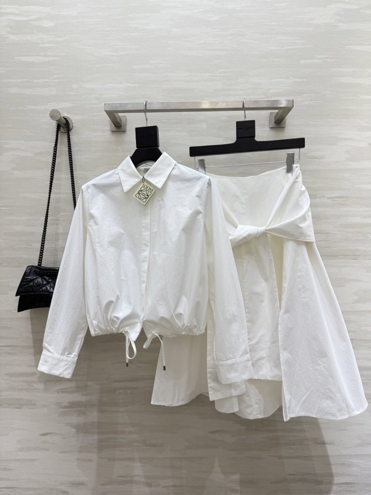 Костюм жіночий