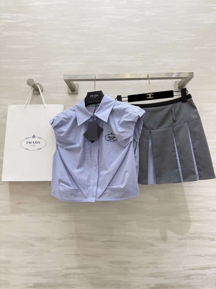 Костюм женский