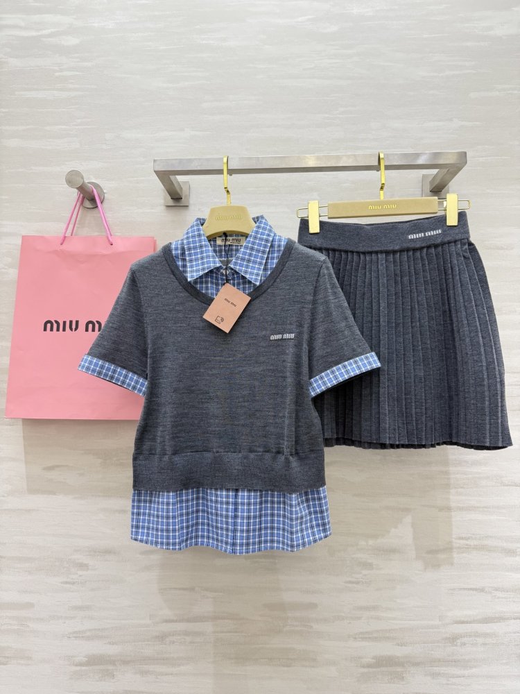 Костюм жіночий