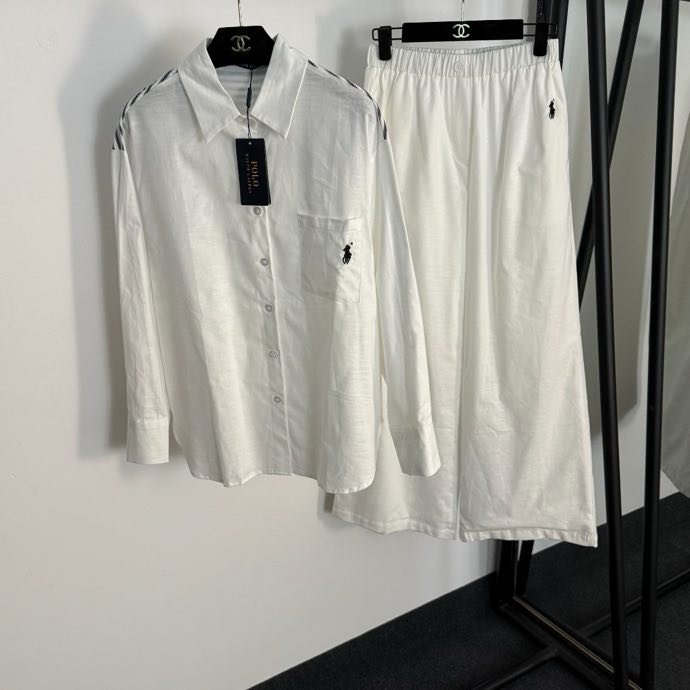 Костюм женский