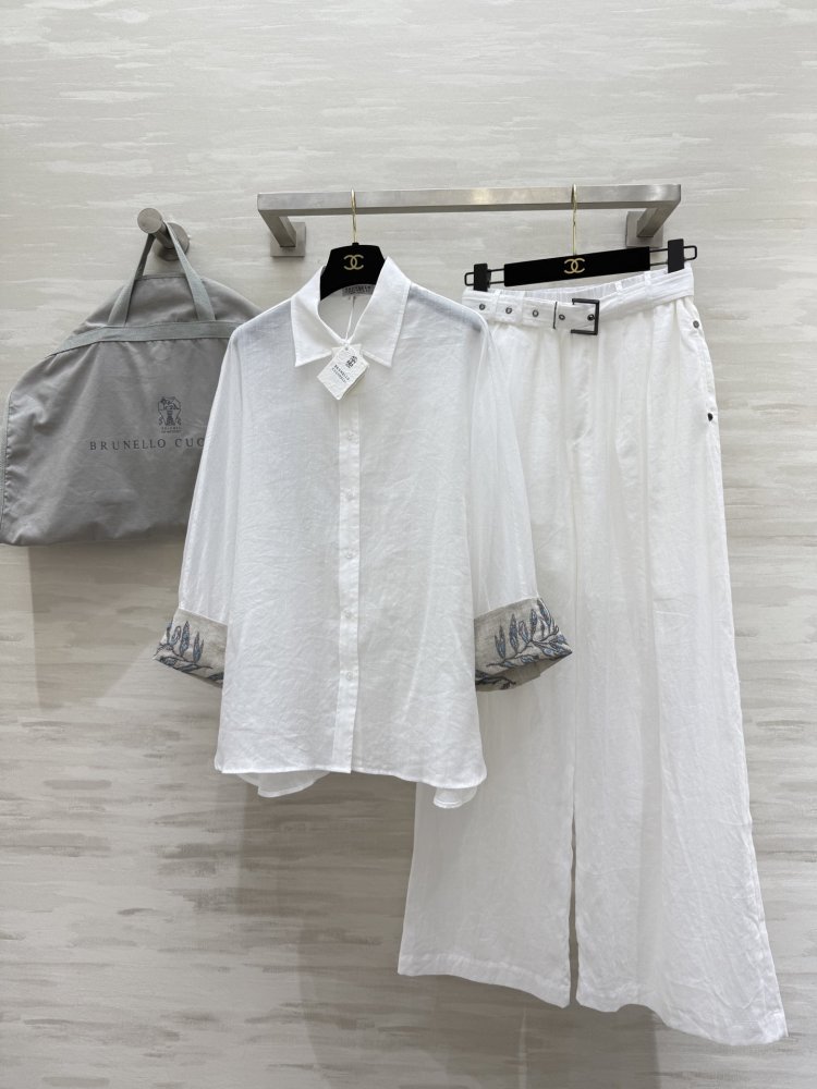 Костюм жіночий