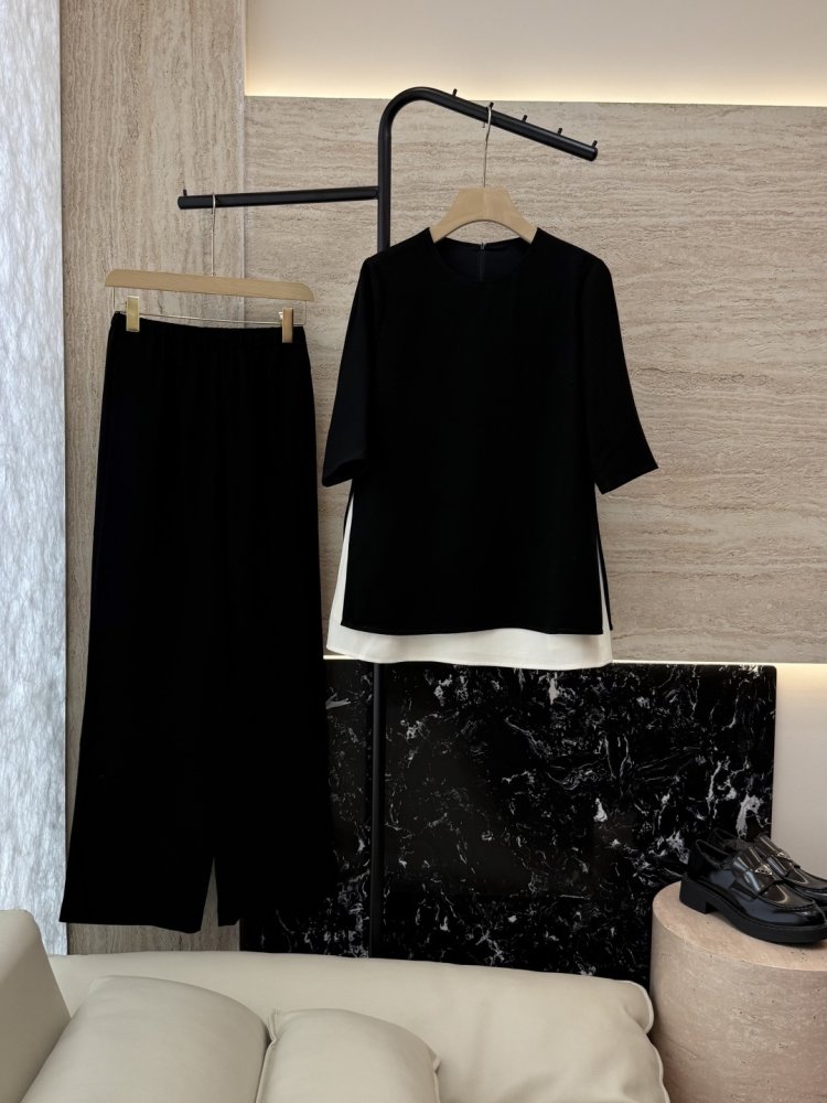 Костюм жіночий