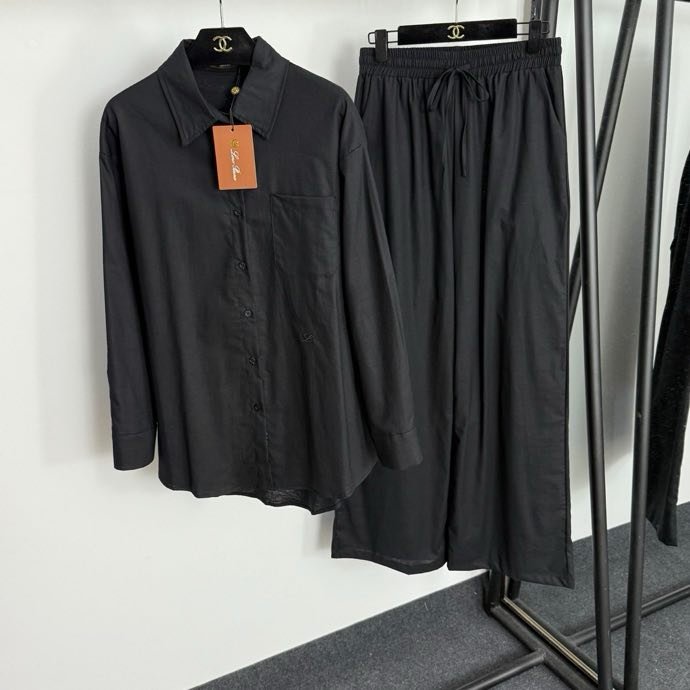 Костюм женский