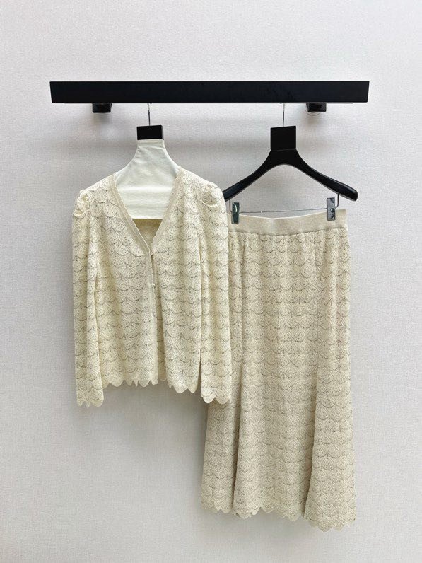 Костюм женский