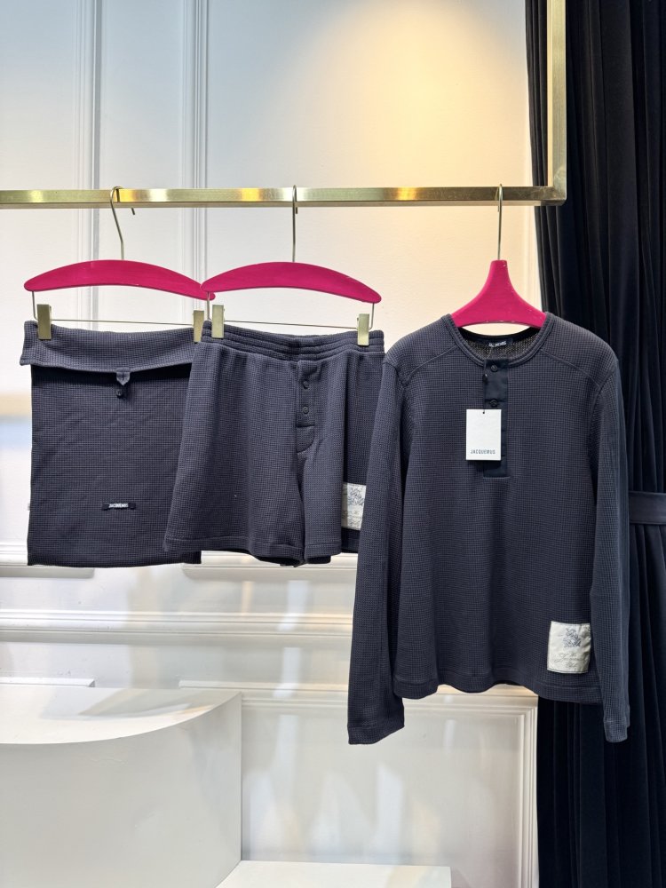 Костюм женский