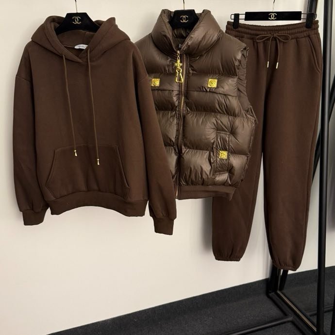 Костюм женский