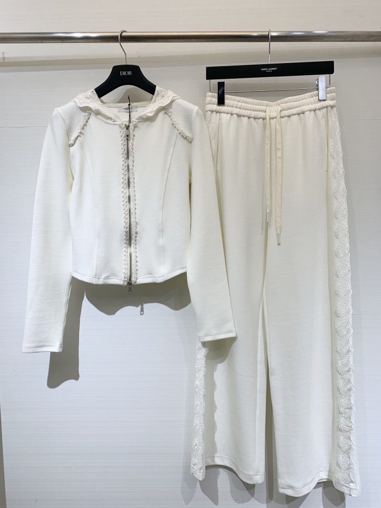 Костюм женский