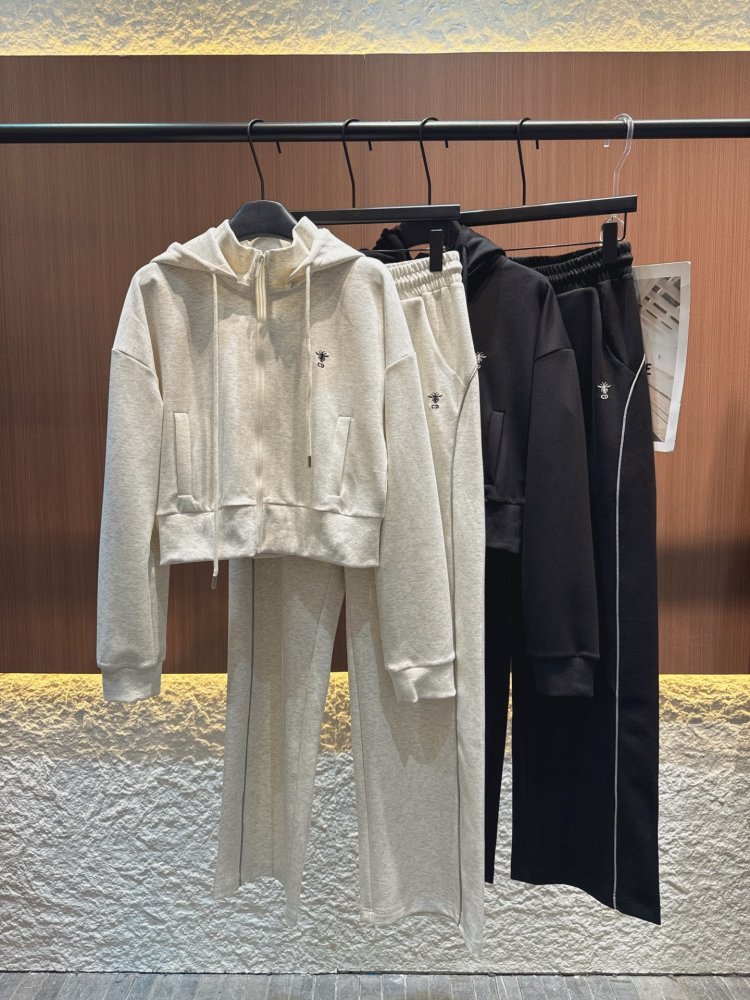 Костюм женский