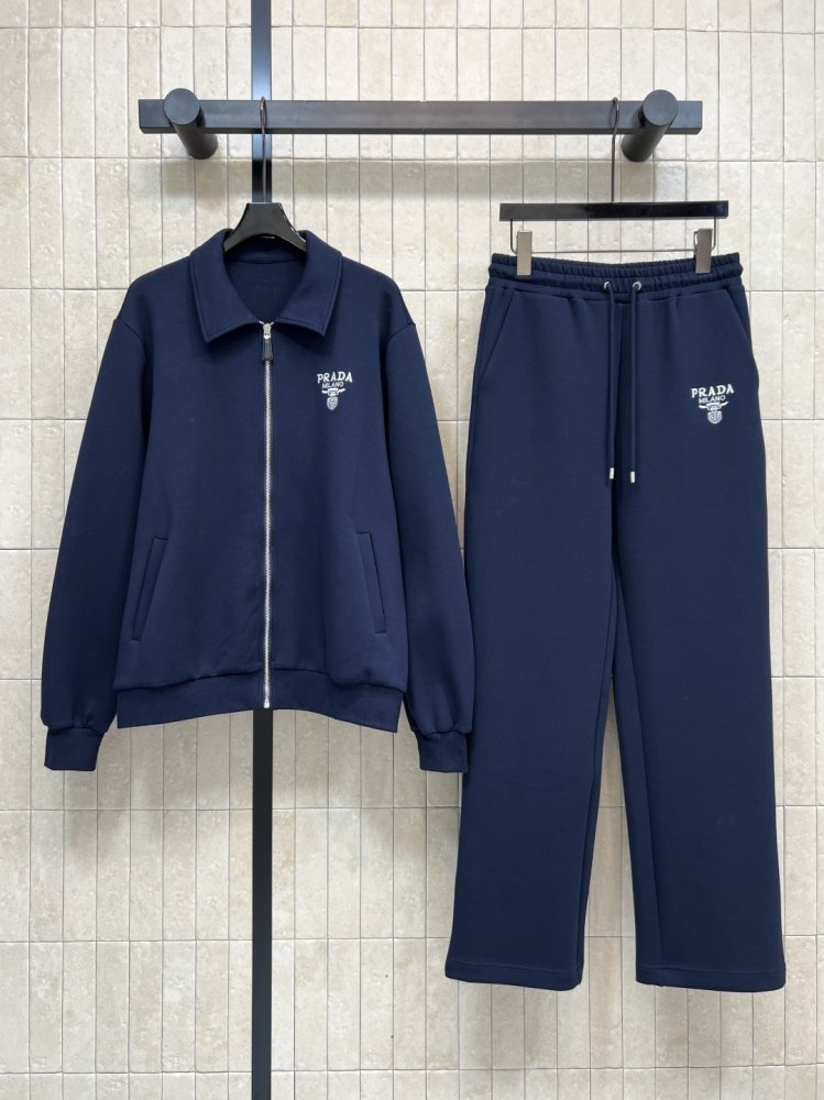 Костюм женский