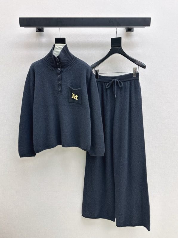 Костюм женский