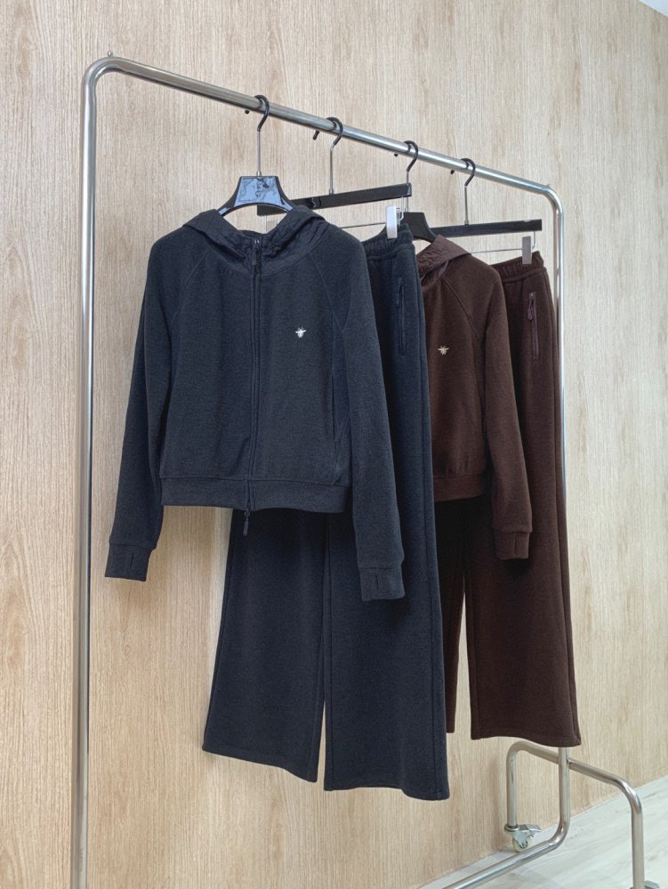 Костюм женский