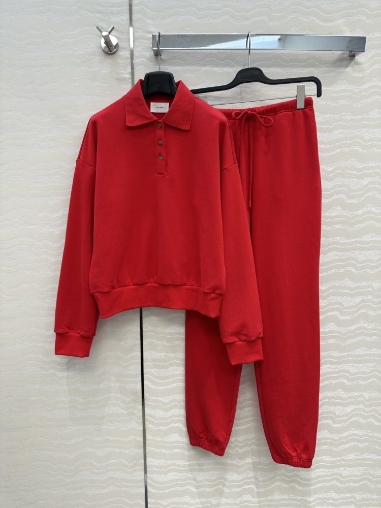 Костюм женский