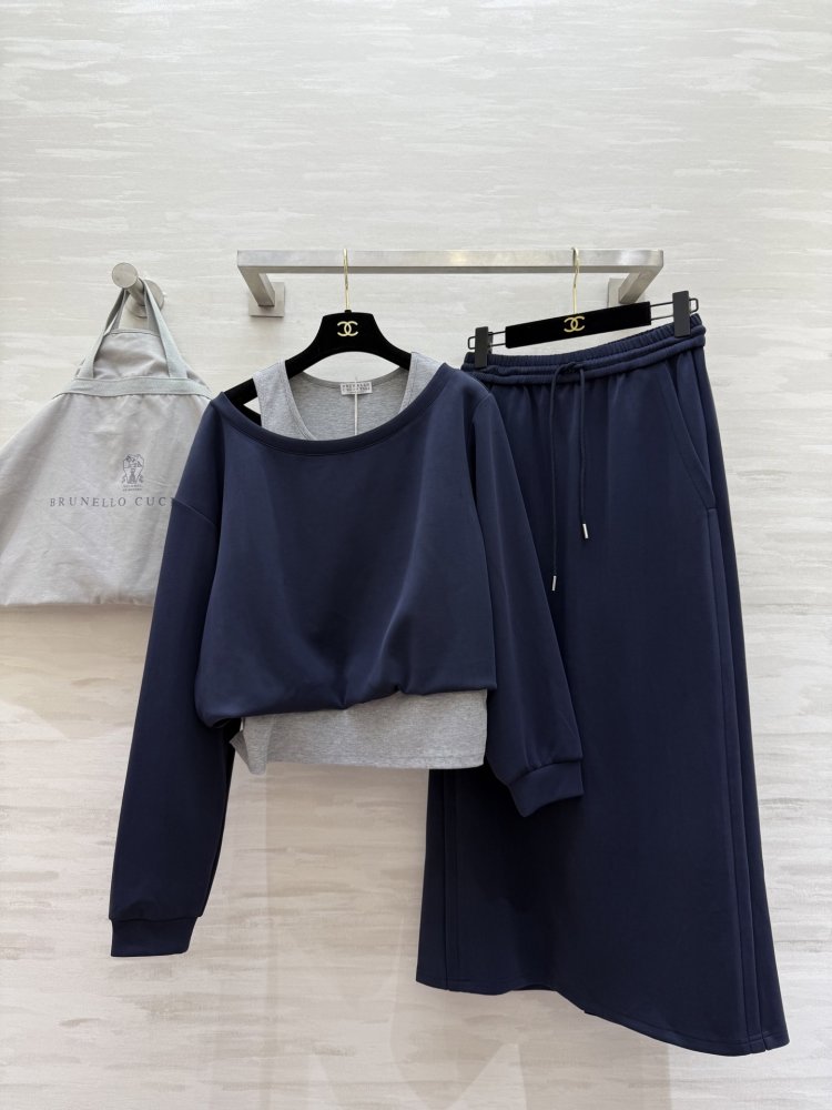 Костюм женский