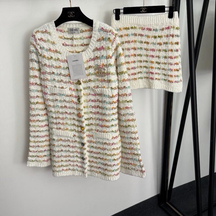 Костюм женский