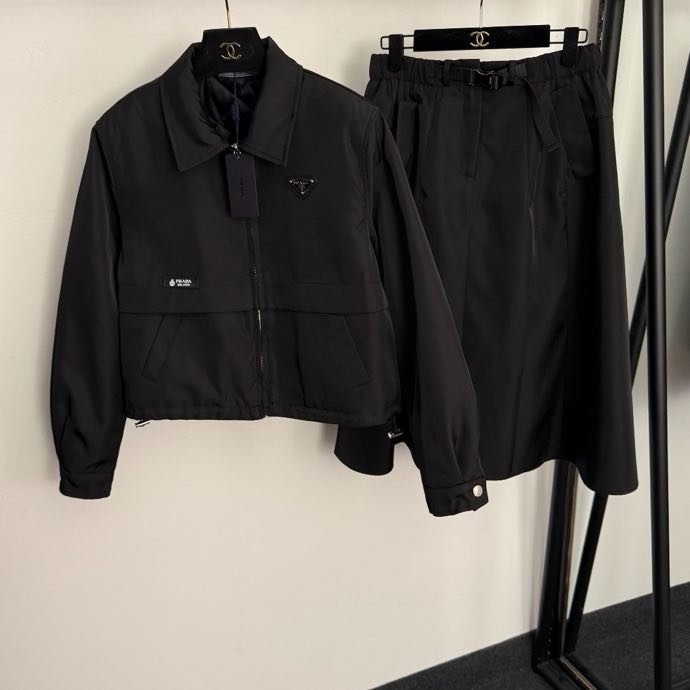 Костюм женский