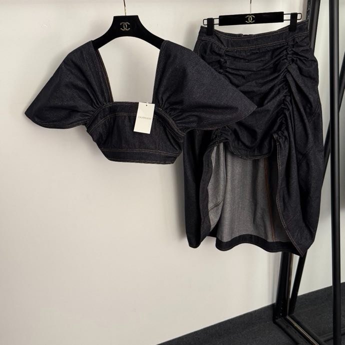 Костюм женский