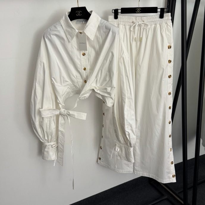 Костюм женский