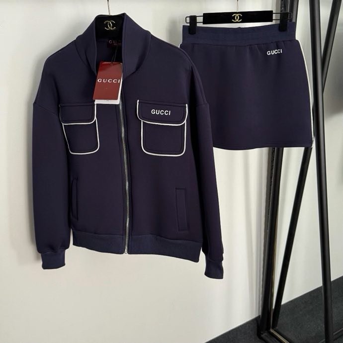 Костюм женский