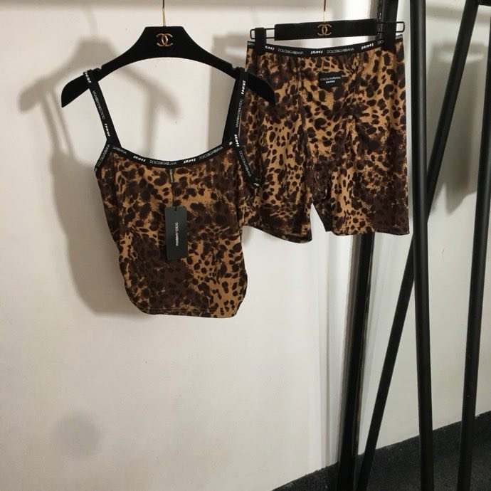 Костюм женский