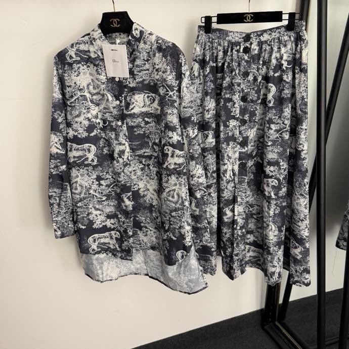 Костюм женский