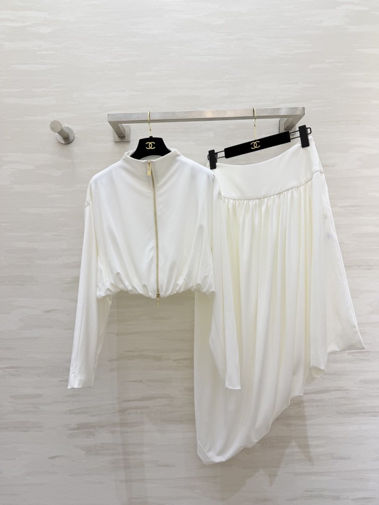 Костюм женский