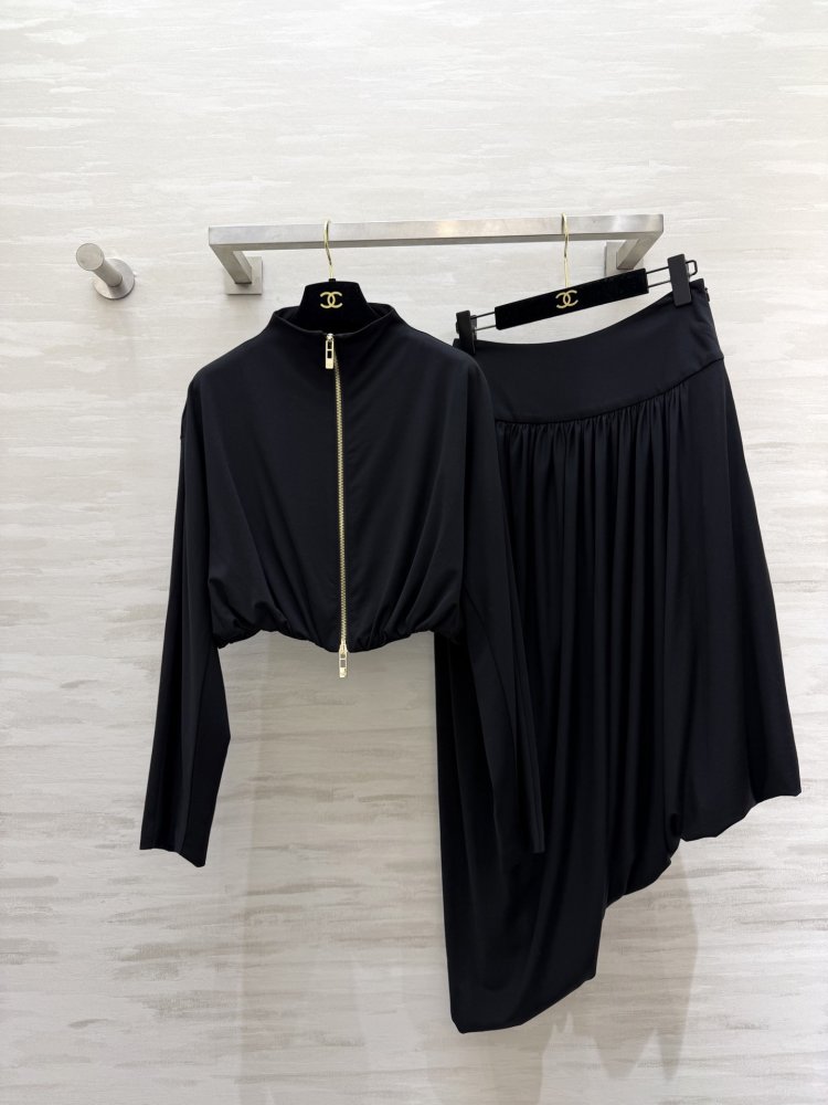 Костюм женский