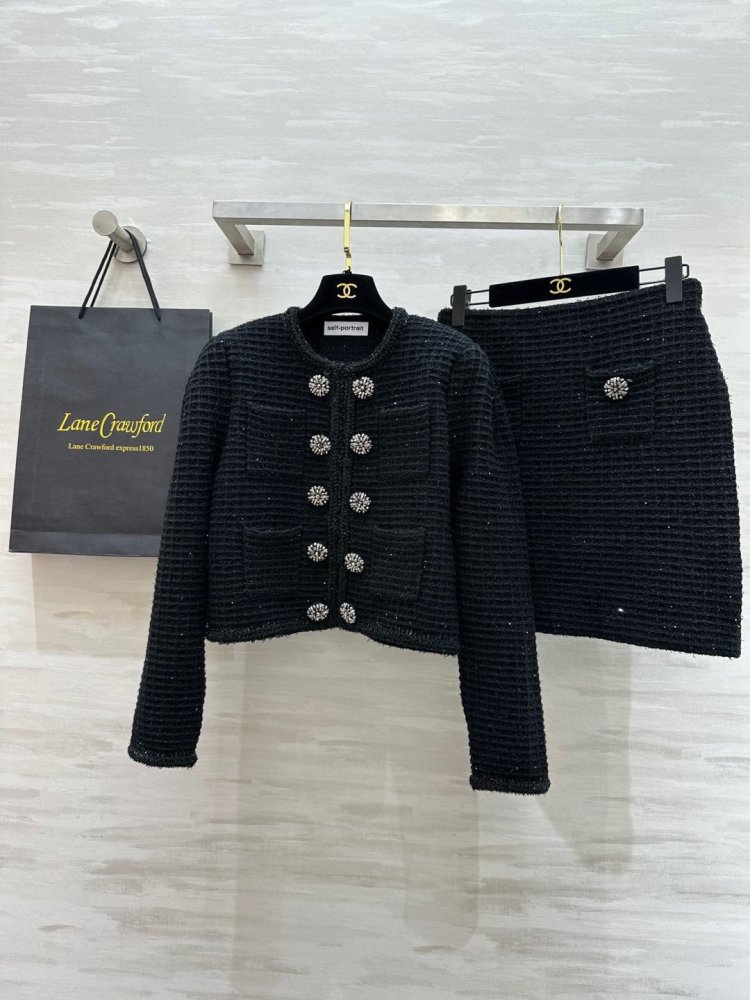 Костюм женский