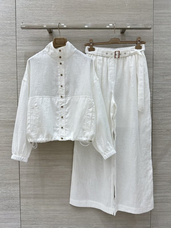 Костюм женский