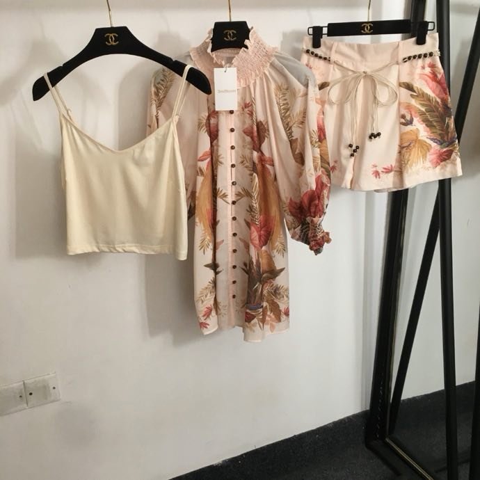 Костюм женский