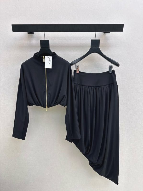 Костюм женский