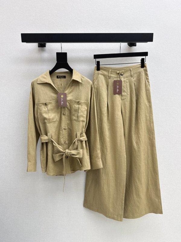 Costume female