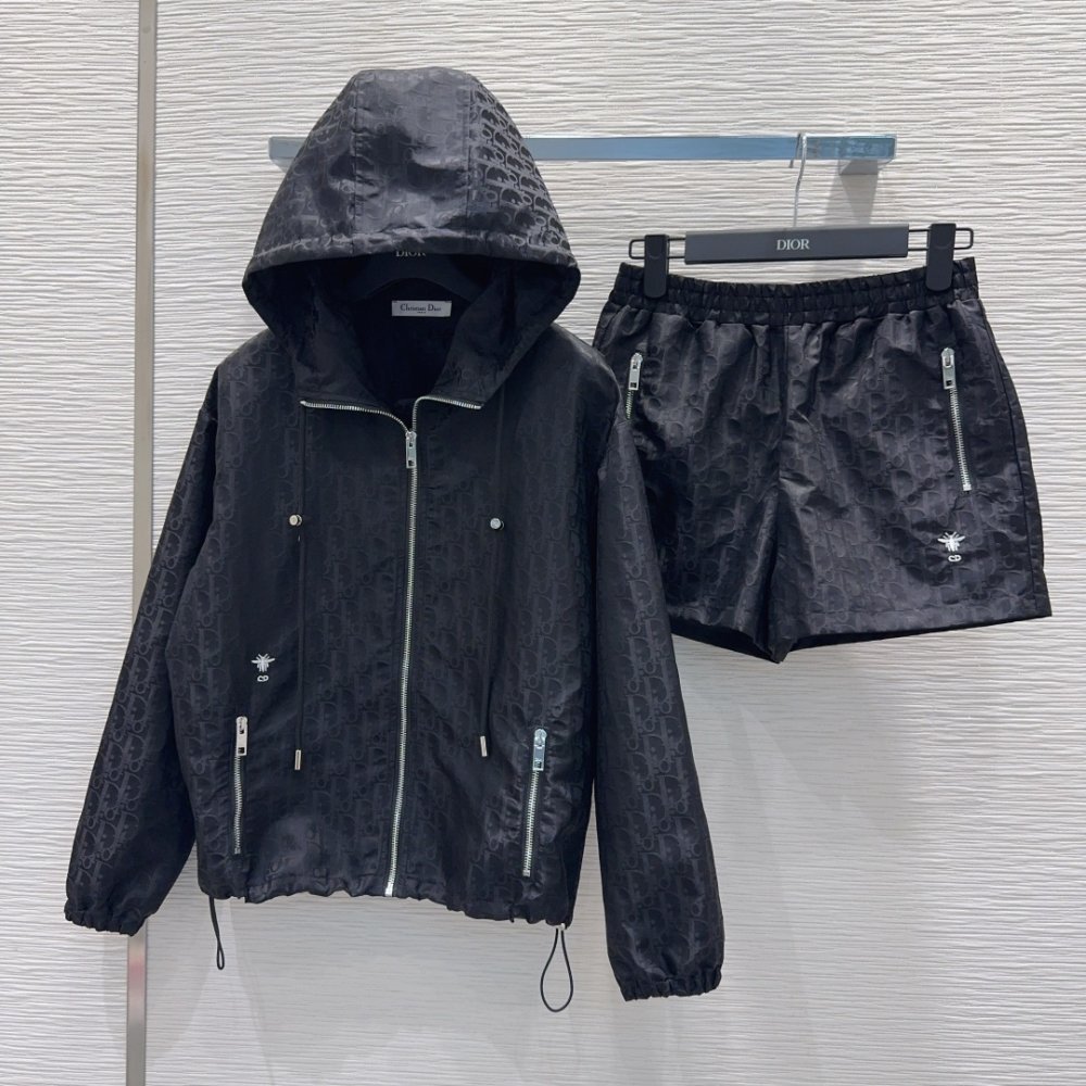 Costume female